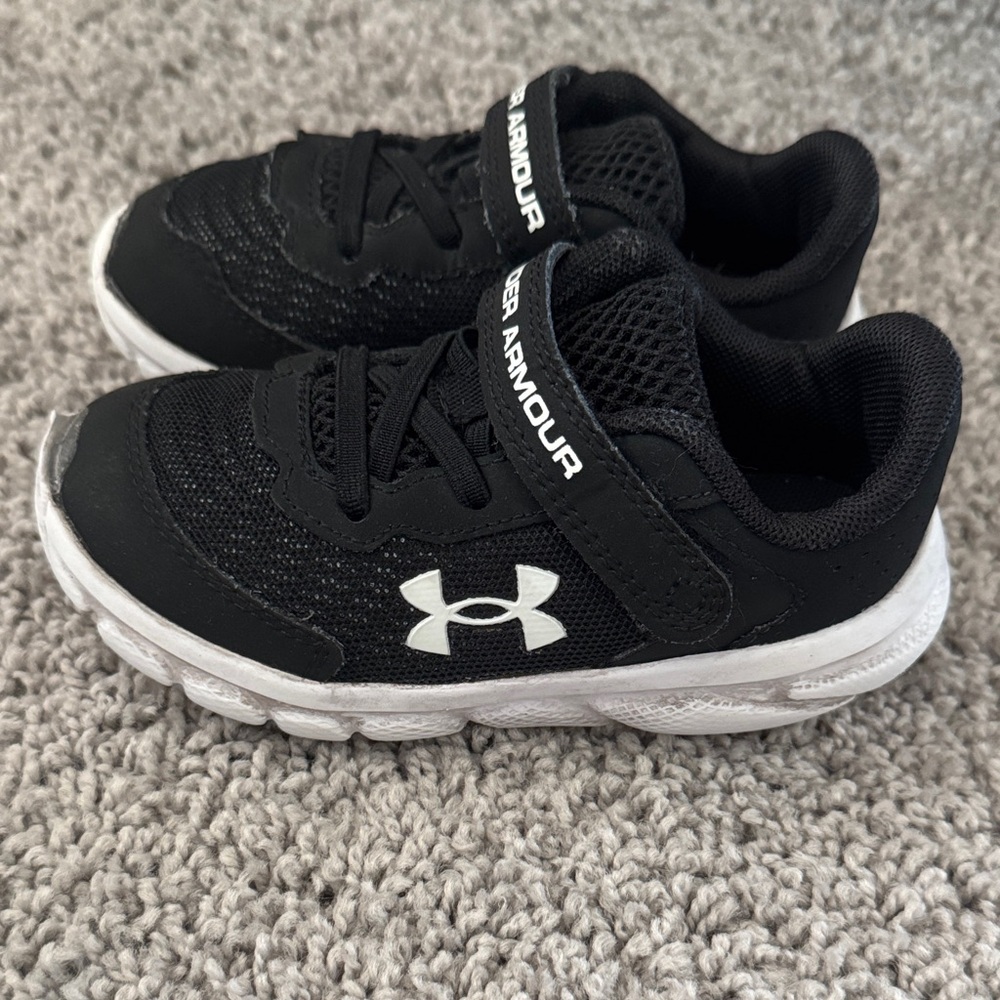 Under Armour Kids Black and White Sneakers